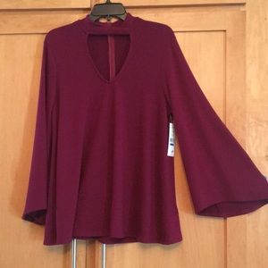 Karen Kane Wine Mock turtle w V Neck